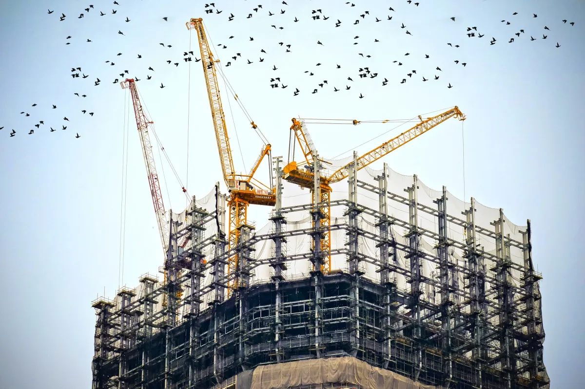 Rubrik_Politik_Recht_Kran_c.Pixabay_building-768815_1920